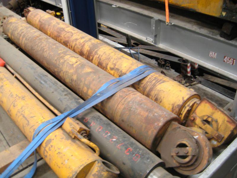 Liebherr LTM 1140 Cylindrar