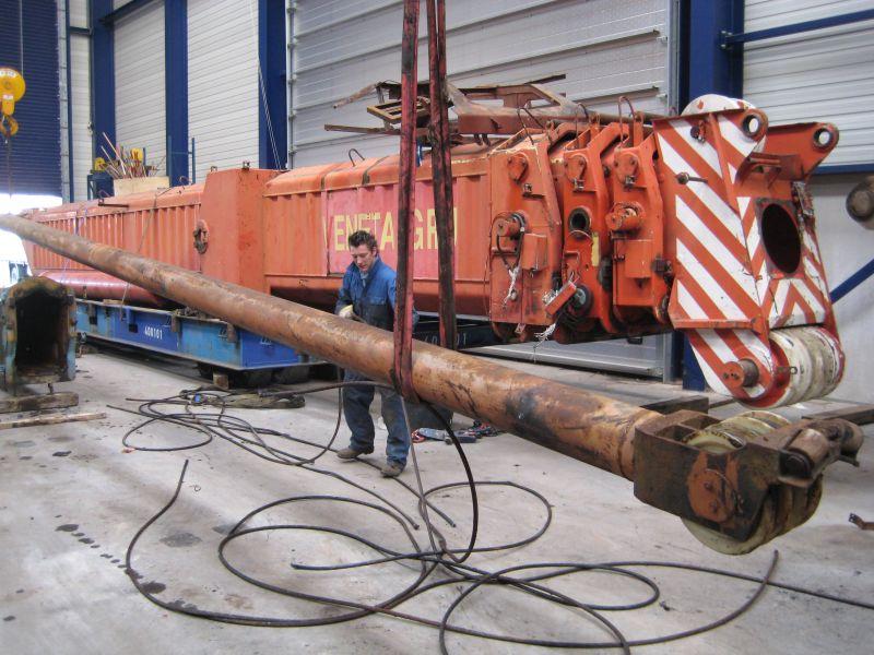 Liebherr LTM 1090 Цилиндры