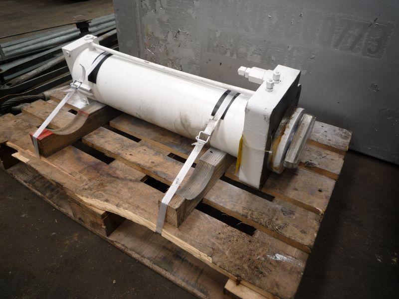 Liebherr LTM 1160-2 Zylinder