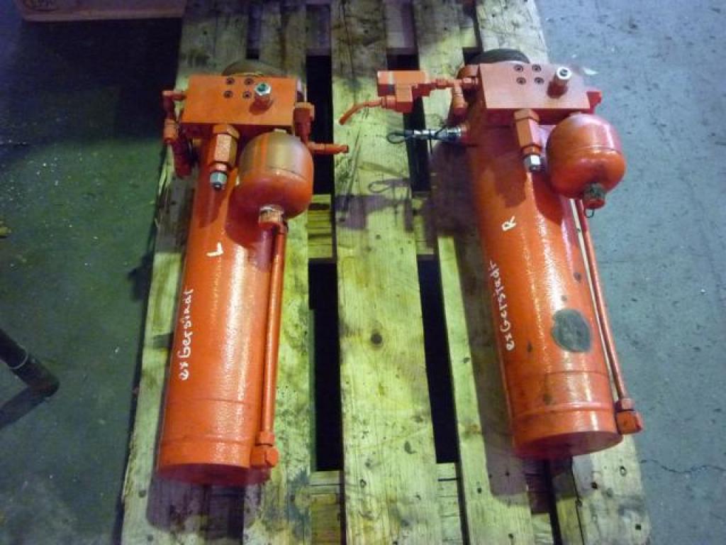 Liebherr LTM 1095-5 Cilinders