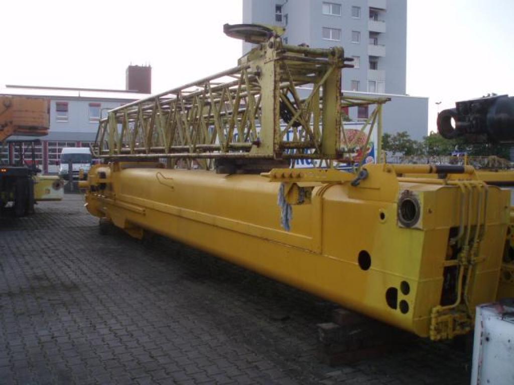 Demag AC 335 wysiegnik