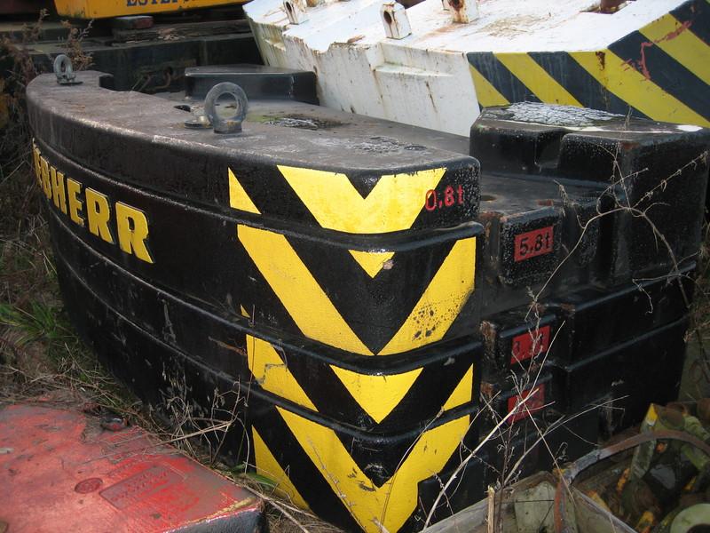 Liebherr LTM 1080-1 przeciwwaga / obcizniki