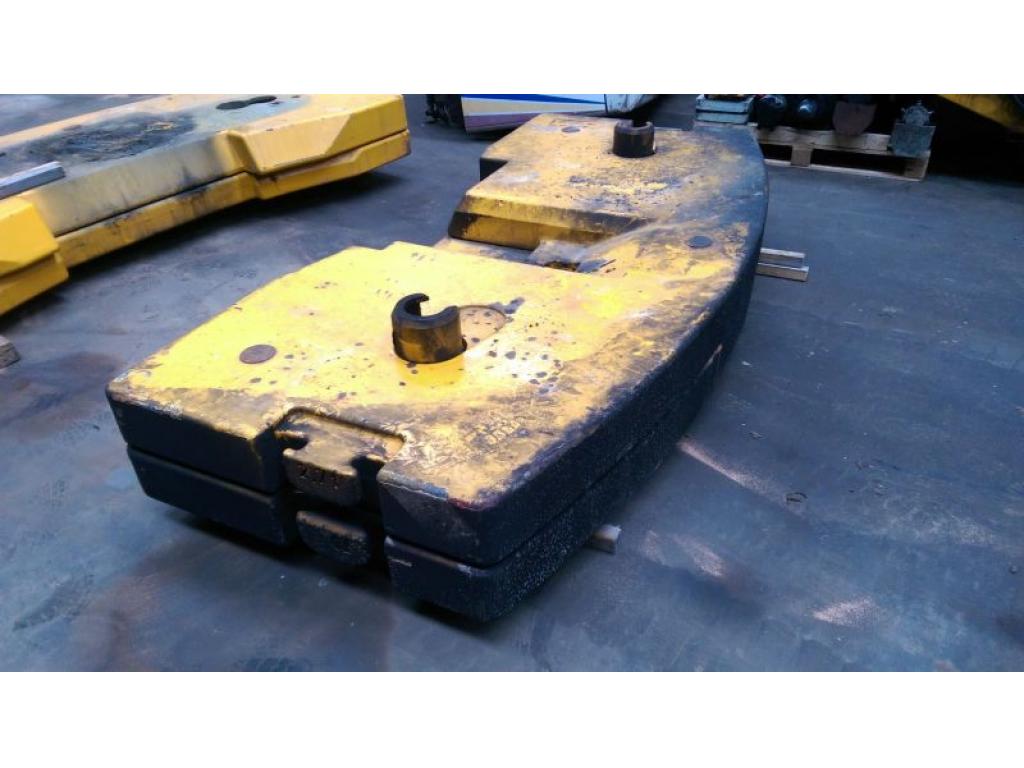 Liebherr LTM 1060-2 Противовес