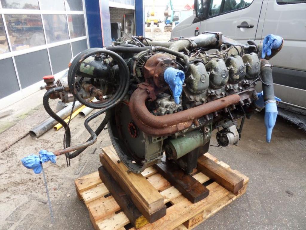 Engines Mercedes OM 422 A 