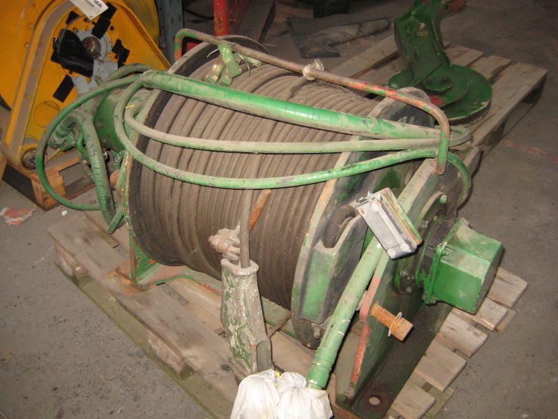 Grove GMK 3050 Winches