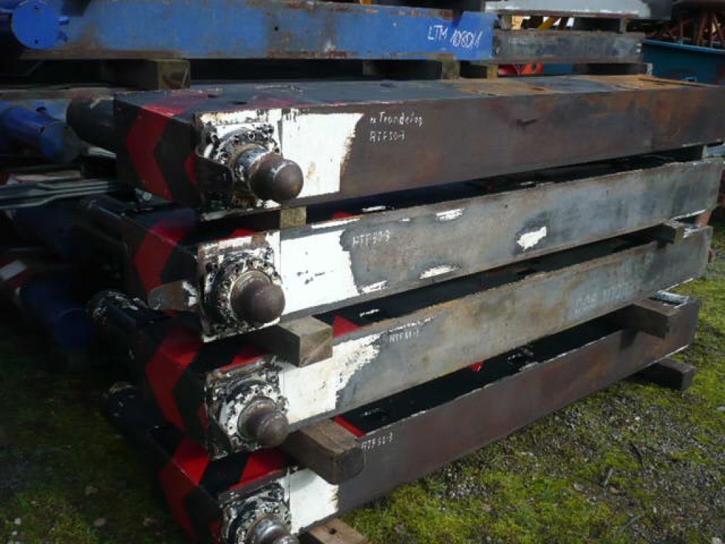 Outriggers/ cilinders Faun ATF 50-3 