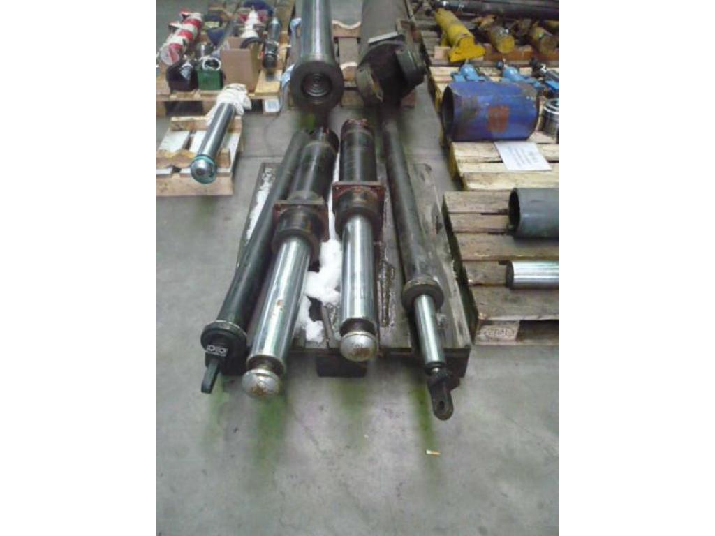 Grove GMK 5130 Stabilizzatori