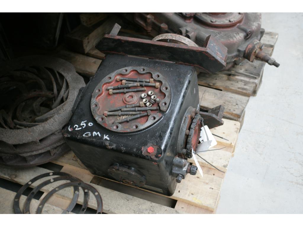 Grove GMK 6250 Drop Boxes