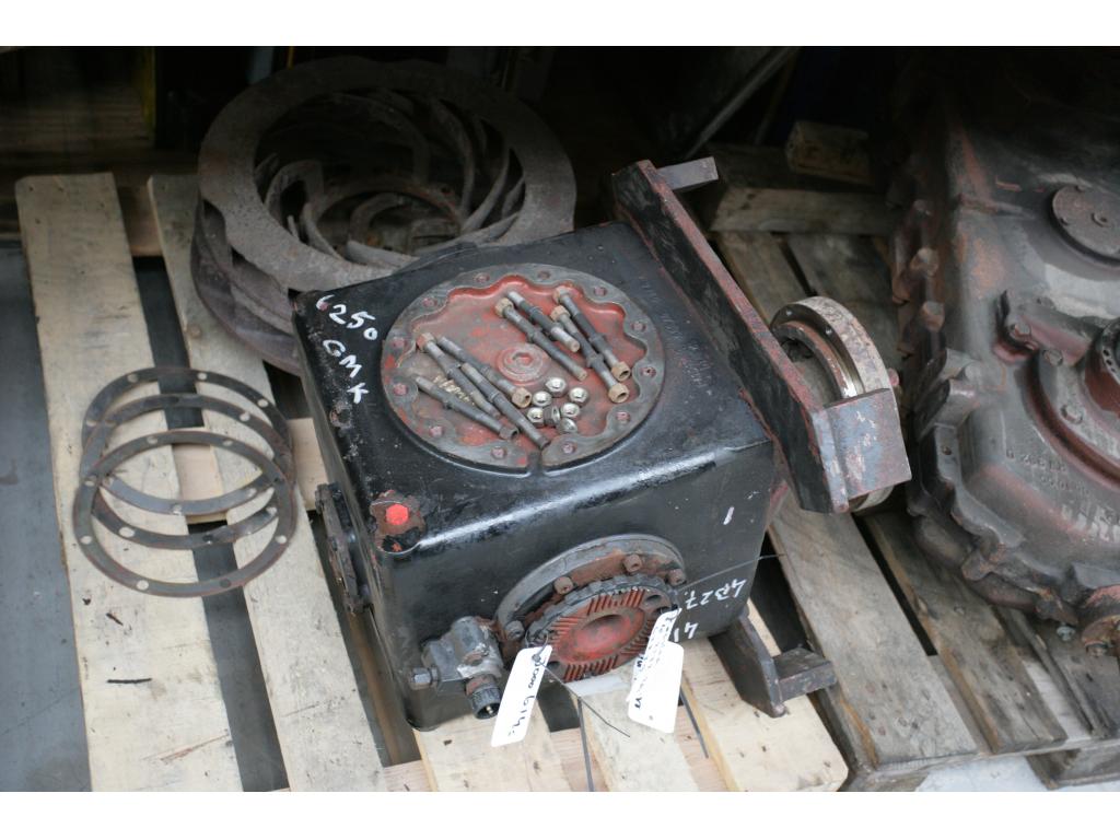 Grove GMK 6250 Drop Boxes