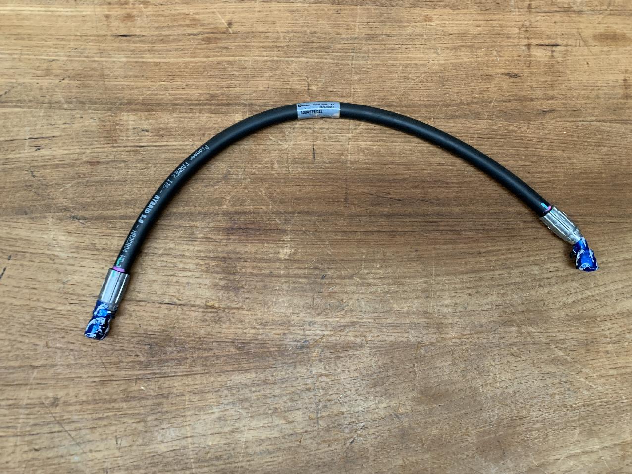 1004975-022 Grove YB 4411 HOSE ASSY, 1/4 X 22