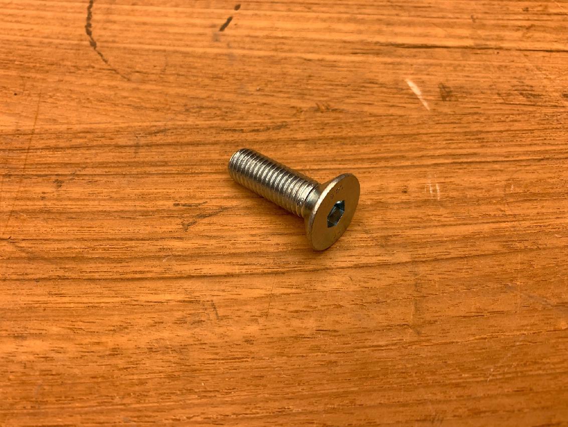 1686208 Grove GMK 3055 COUNTERSUNK SCREW