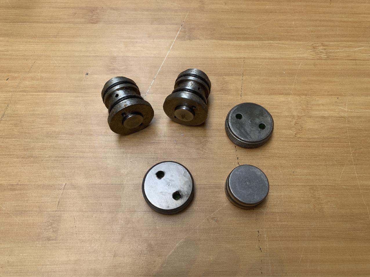 1686514 Grove GMK CHECK VALVE