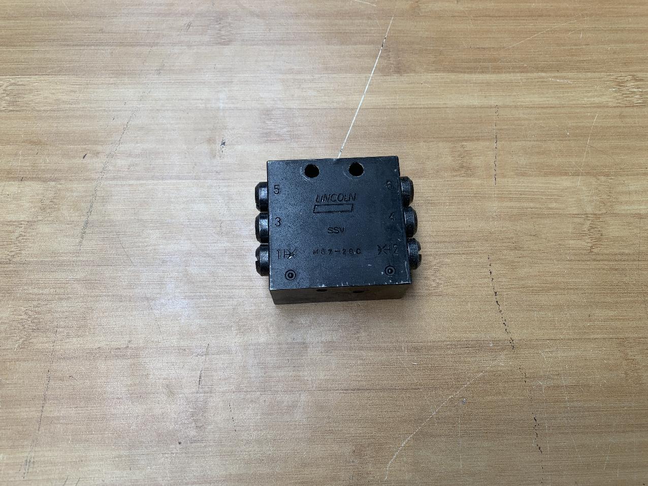 1923662 Grove GMK 5100 GREASE DISTRUBUTOR