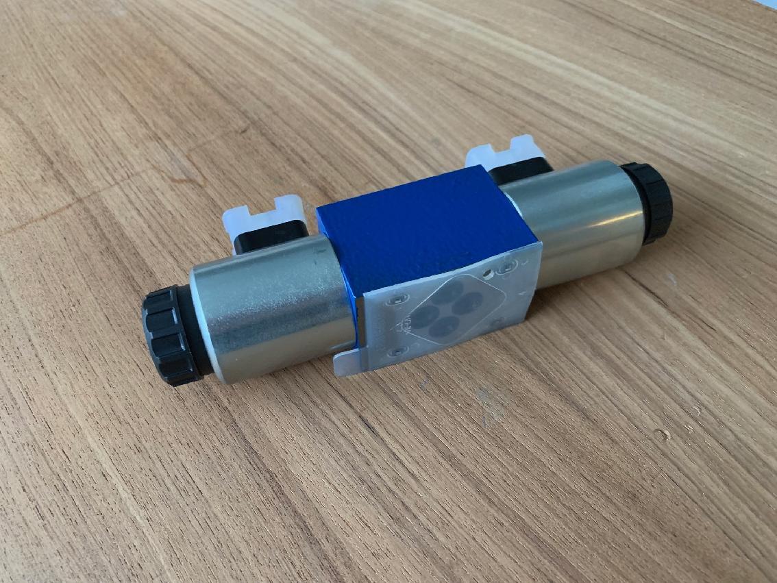 1686936 Krupp KMK 6160 4/3-WAY VALVE