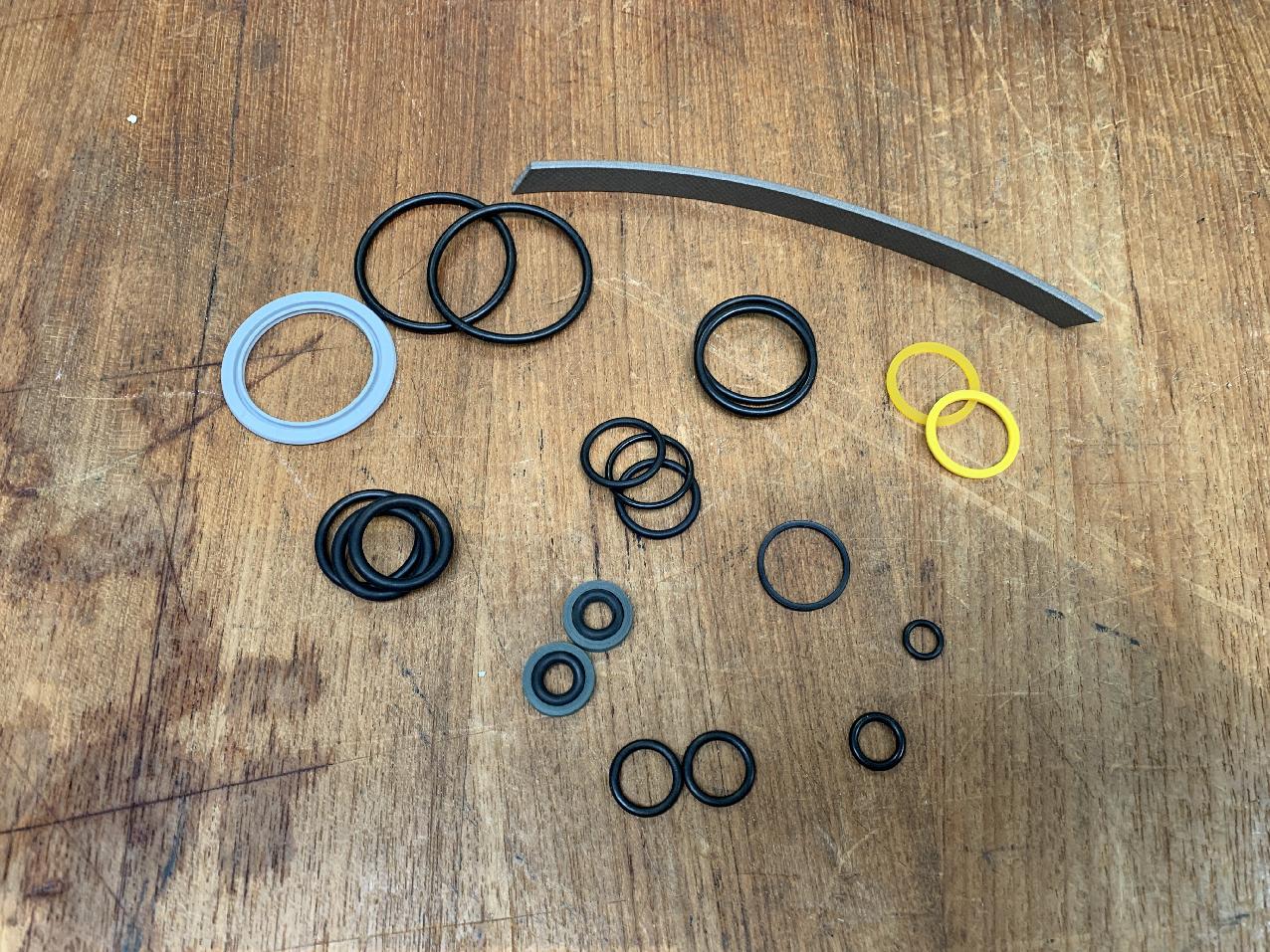 2313136 Grove GMK 4080-1 SET OF SEALS