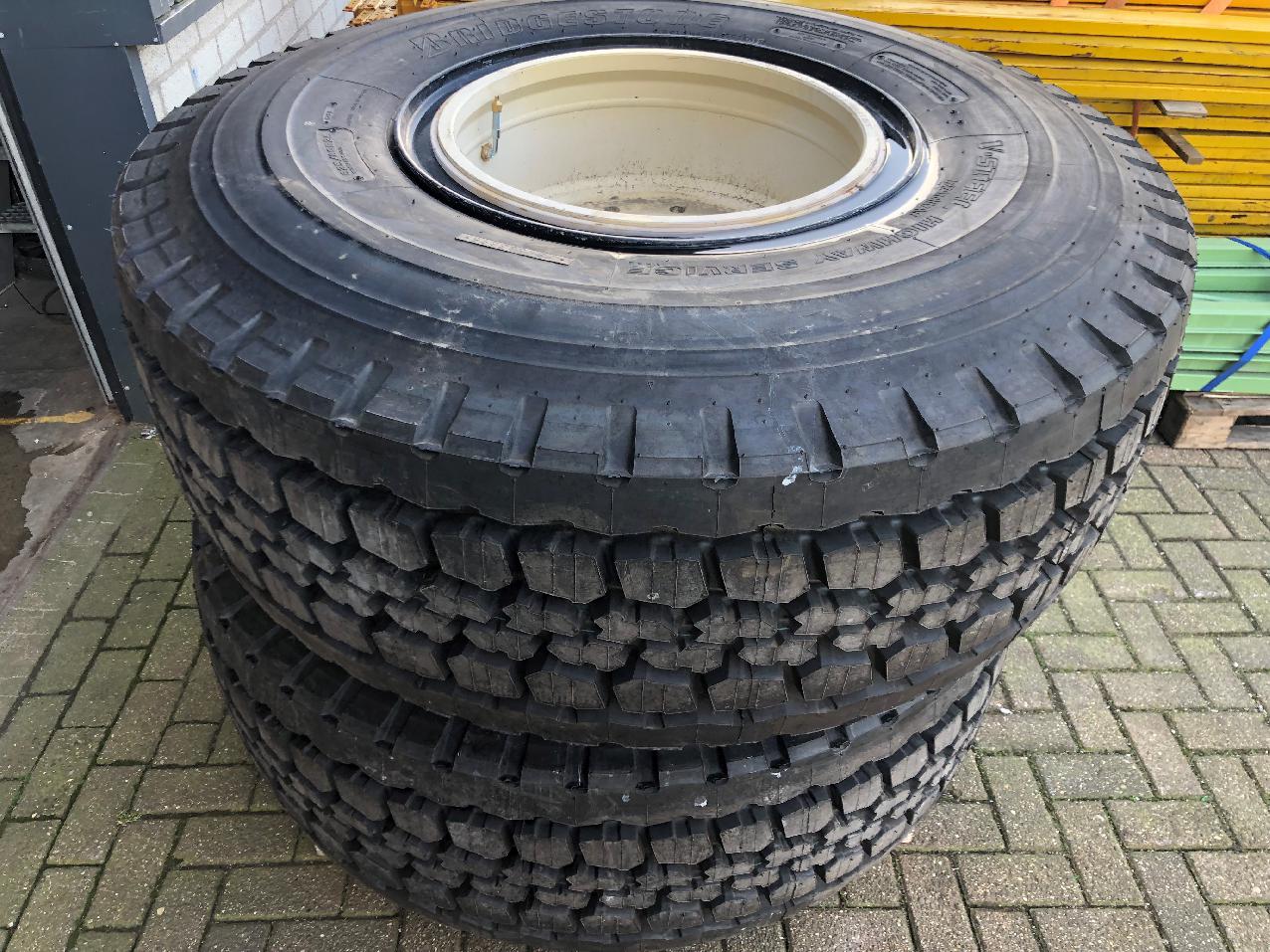 2314221 Grove GMK 3050-1 TYRE, CPL (20.5 R25, XGC)