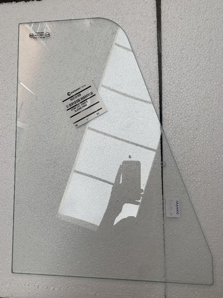 2315169 Grove GMK 3050 SLIDING WINDOW