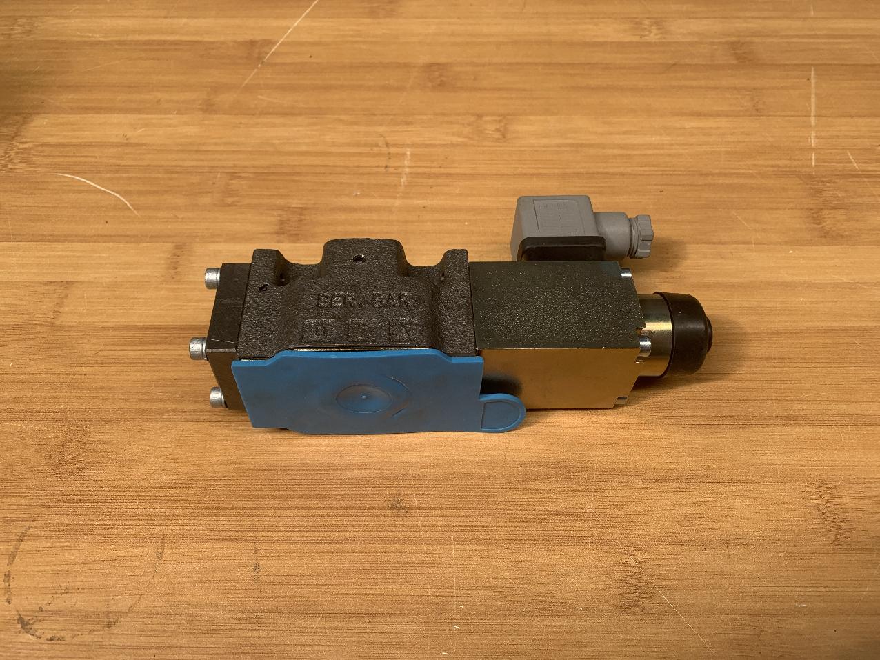 2317468 Grove GMK 6300 VALVE