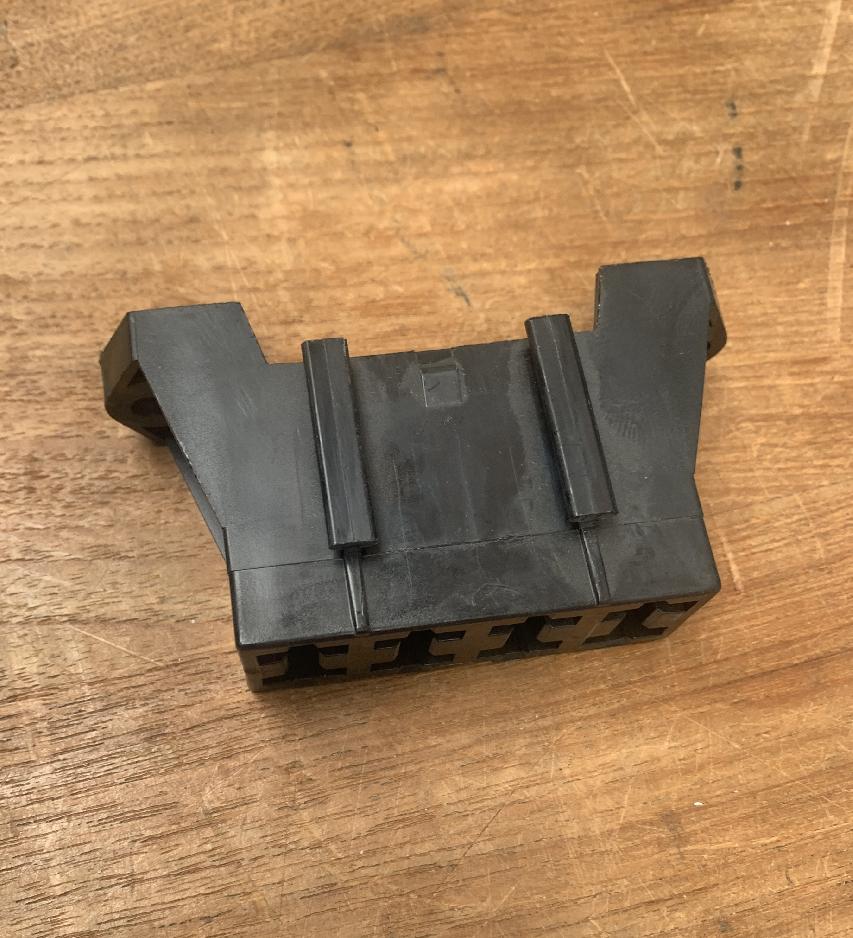 7086000947 Grove GMK FUSE BLOCK