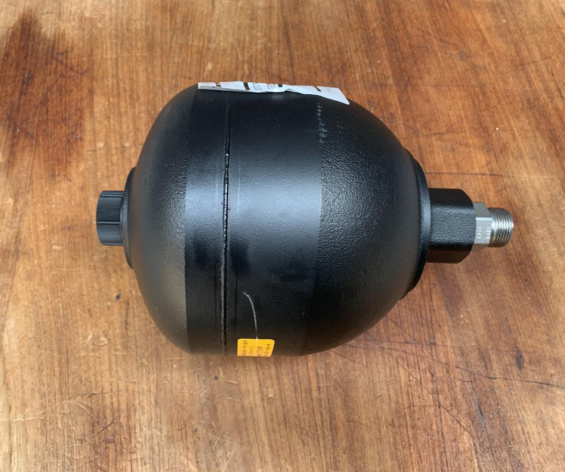 3113927 Grove GMK 5130-2 RESERVOIR