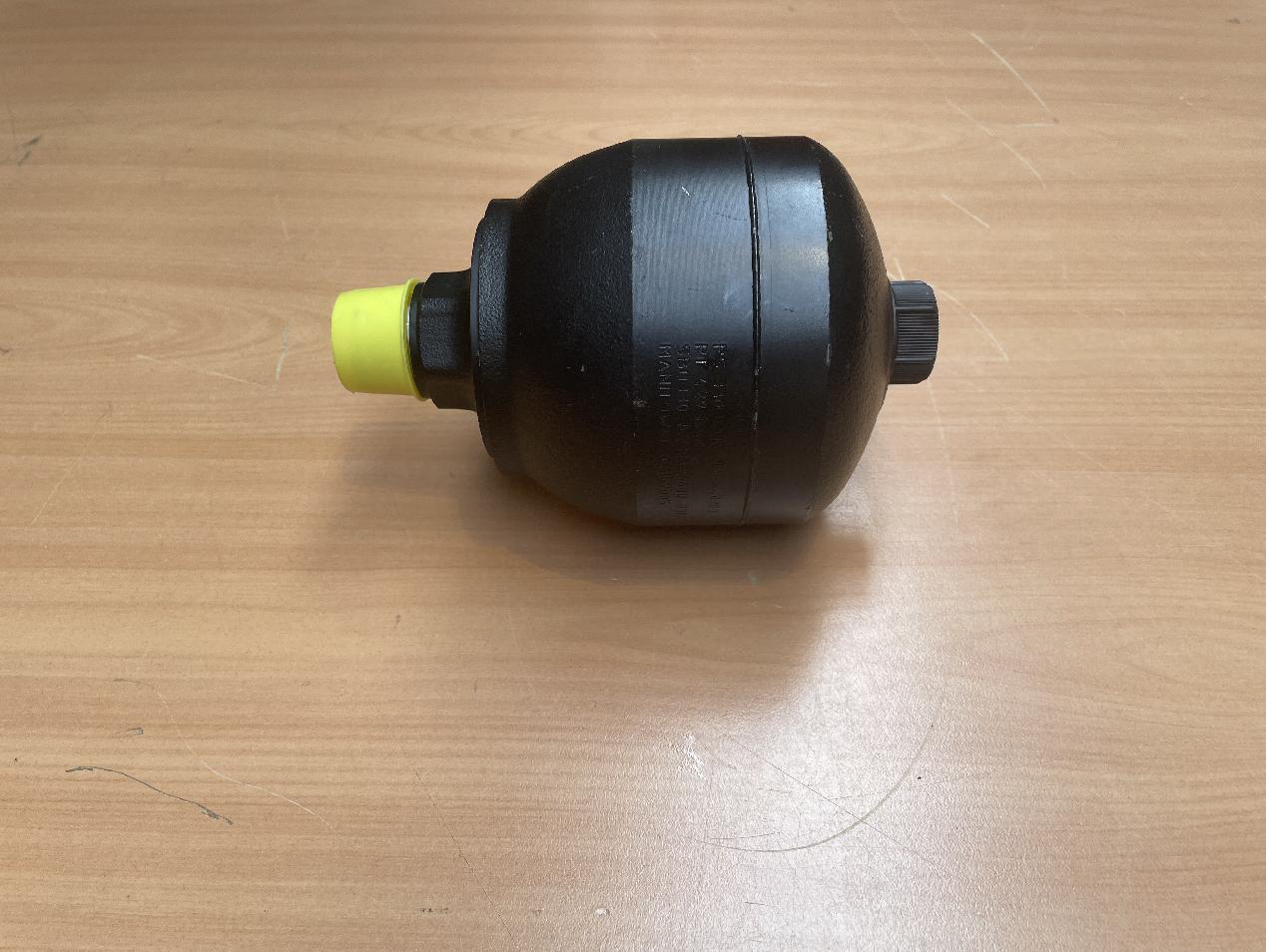 3207530 Grove GMK 5130-2 PRESSURE ACCUMULATOR