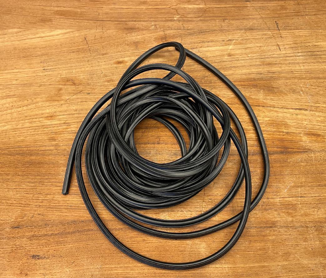 3249571 Grove GMK 3060 FILLER-PROFILE STRIP