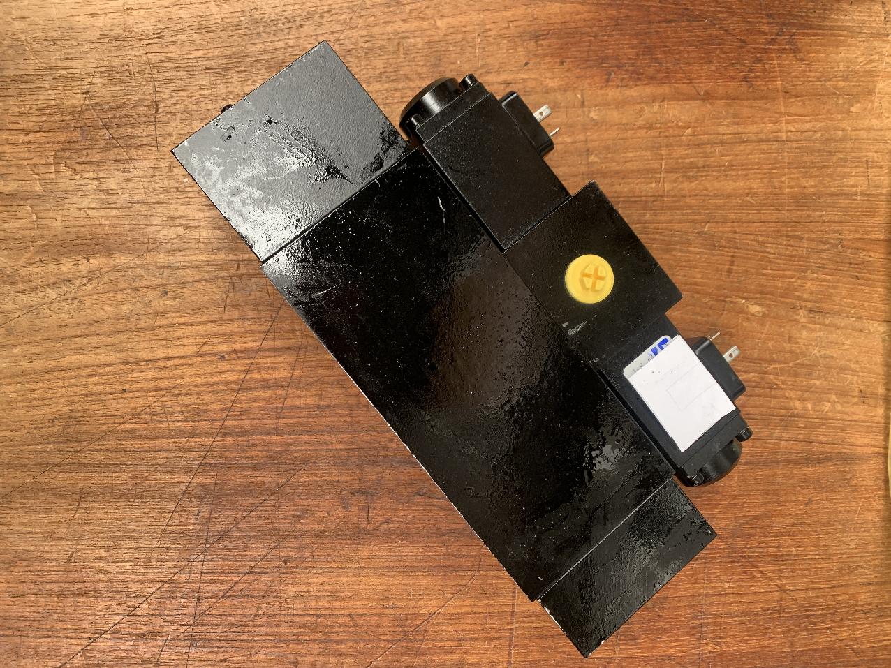 3316943 Grove GMK 5100 VALVE