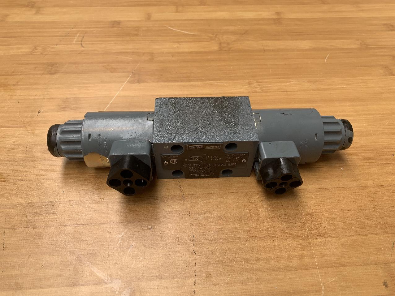 3319128 Grove GMK 5200 4/3-WAY-VALVE