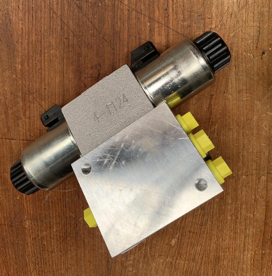 3320149 Grove GMK 4080-1 CONTROL BLOCK