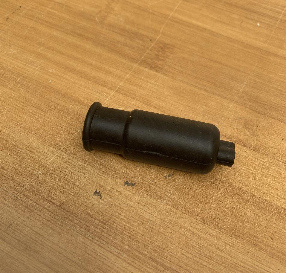 3320467 Grove GMK 6300 SLEEVE