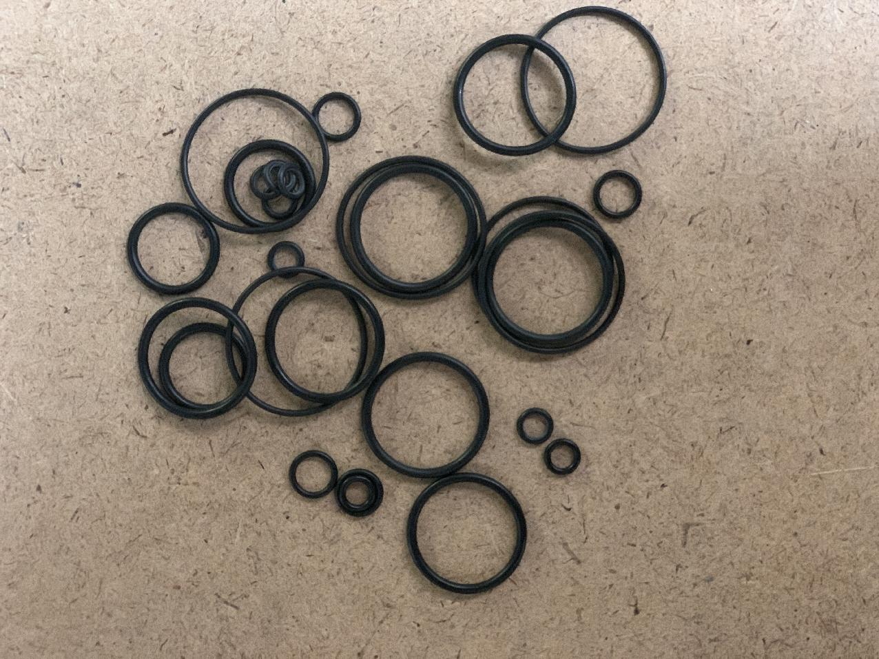 3322239 Grove GMK 4075 SET OF SEALS