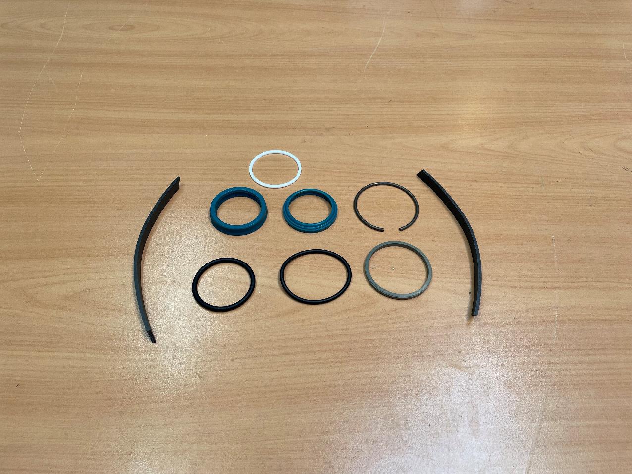 3324258 Grove GMK 3050-1 SET OF SEALS