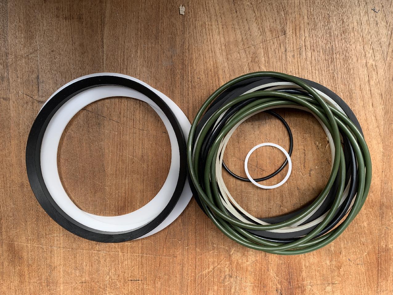 3326006 Grove GMK 3050-1 SET OF SEALS