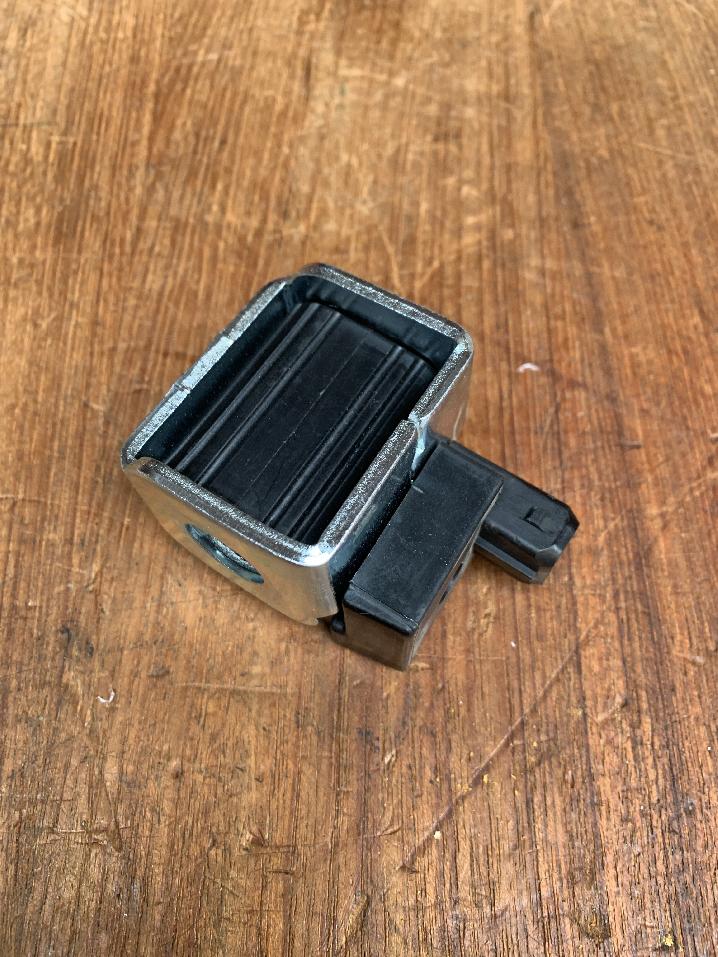 3326340 Grove GMK 3050-1 MAGNET