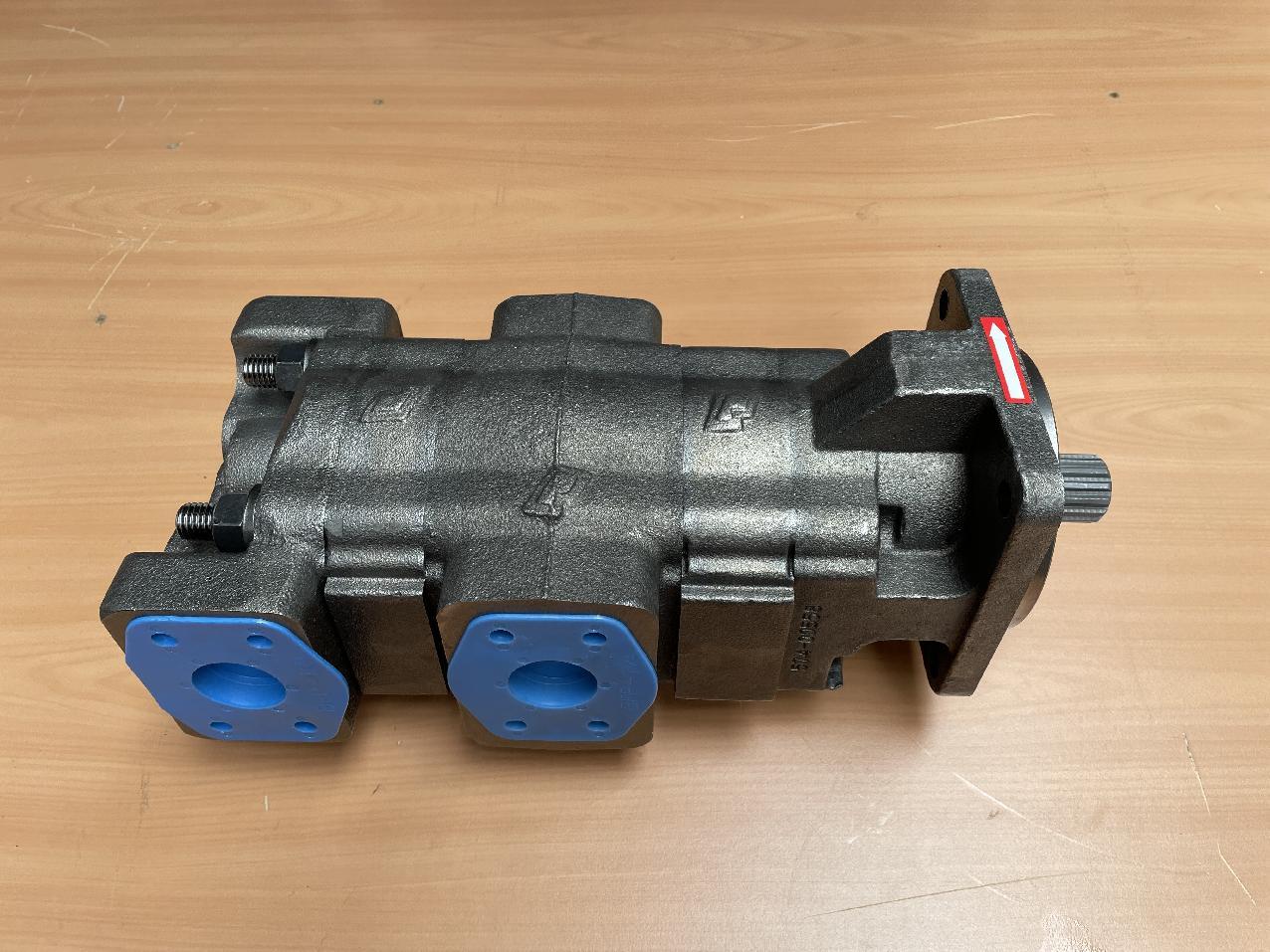 4155483 Grove GMK DOUBLE PUMP