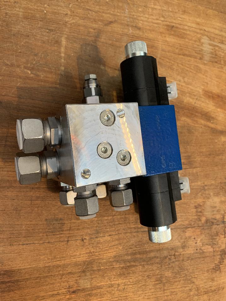 4156787 Grove GMK 3060 VALVE BLOCK