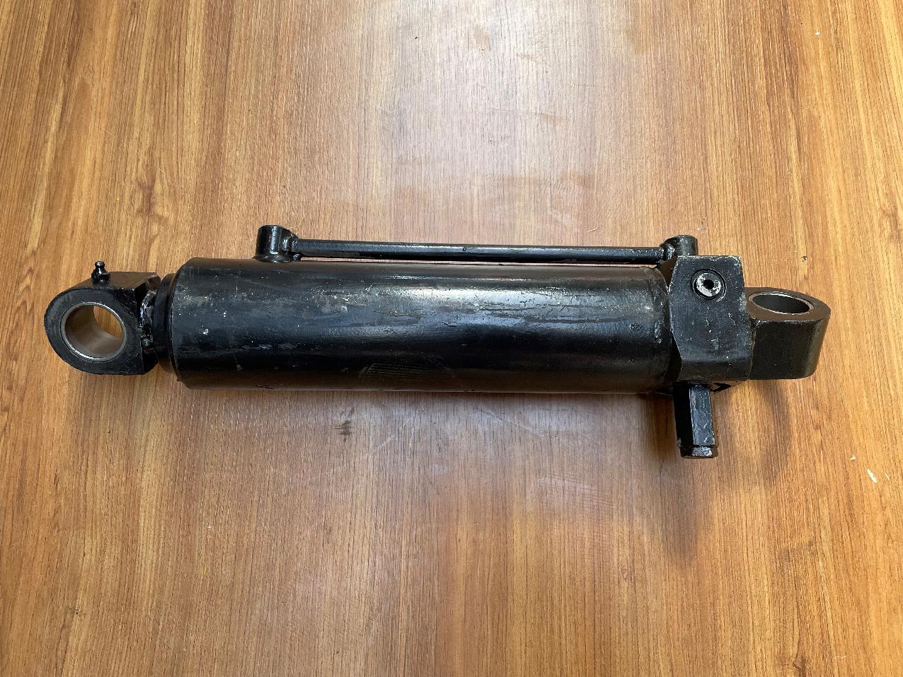 6372002145 Grove GMK CYLINDER
