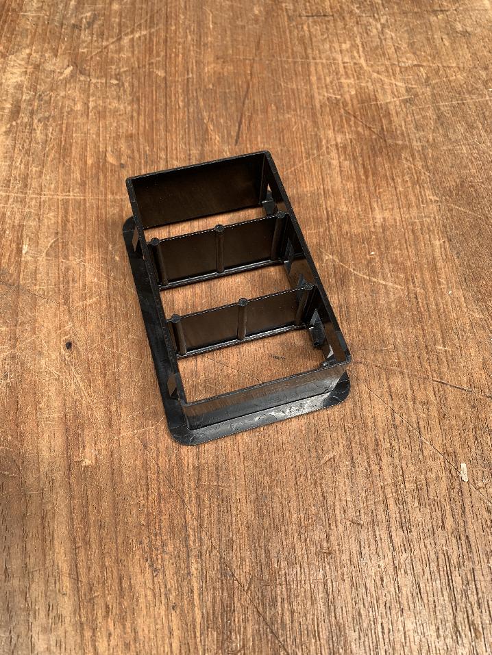 7364100179 Grove GMK BEZEL, L-SERIES 3 GANG LM3