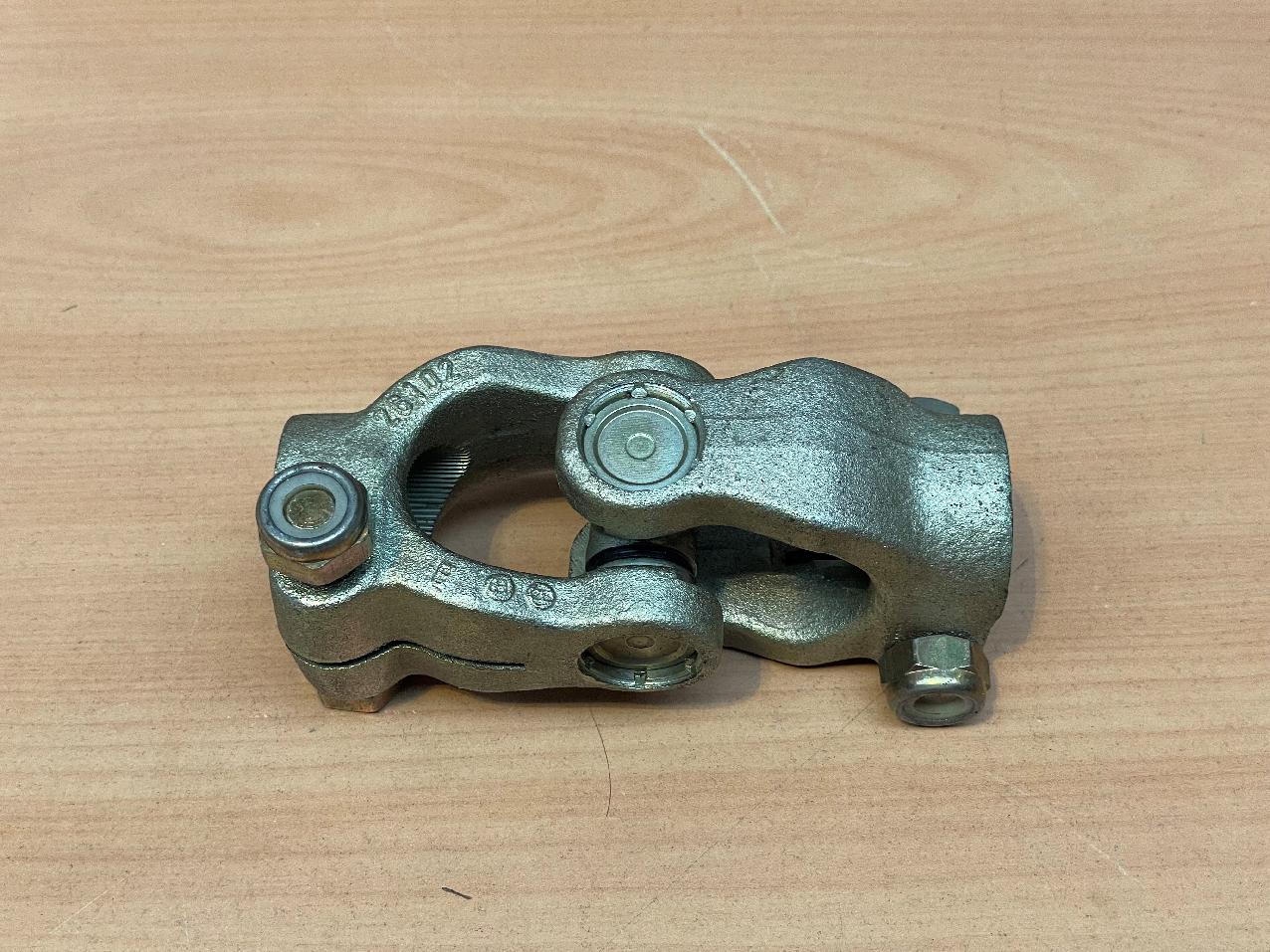 1925392 Grove GMK 4080-1 UNIVERSAL JOINT