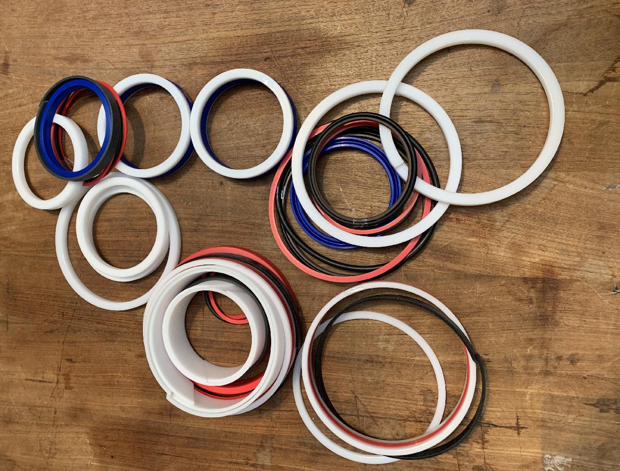 7373100108 Grove GMK KIT, CYLINDER SEAL