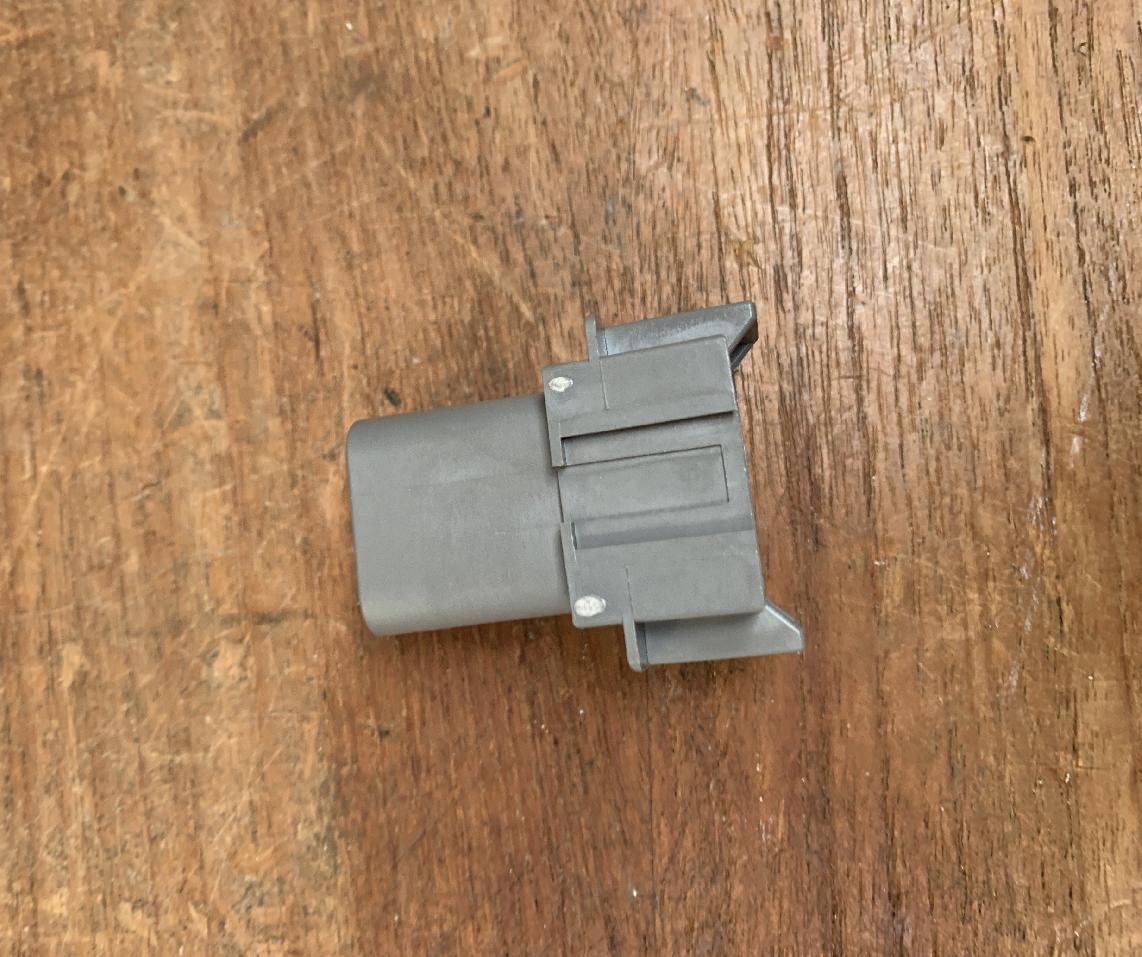 7892000831 Grove RT 540E RECEPTACLE,