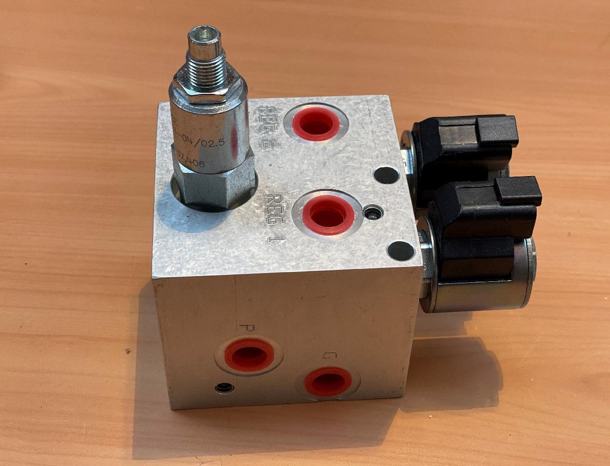 7926100634 Grove TMS 700 E VALVE