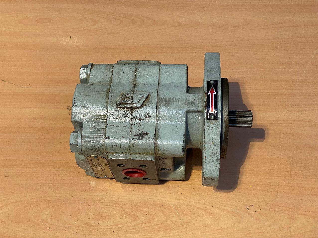 8357568 Grove GMK PUMP