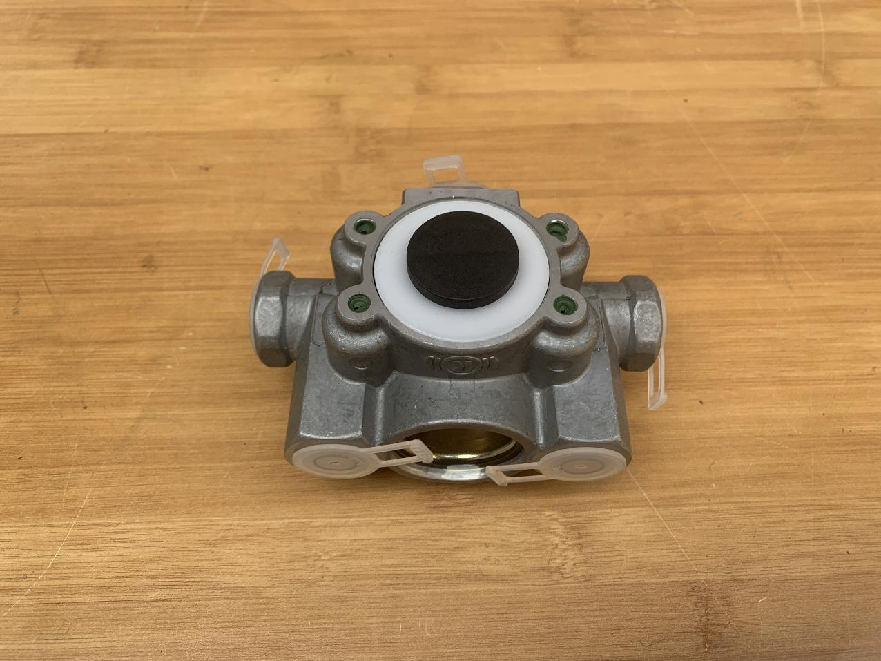 8366563 Grove GMK VALVE