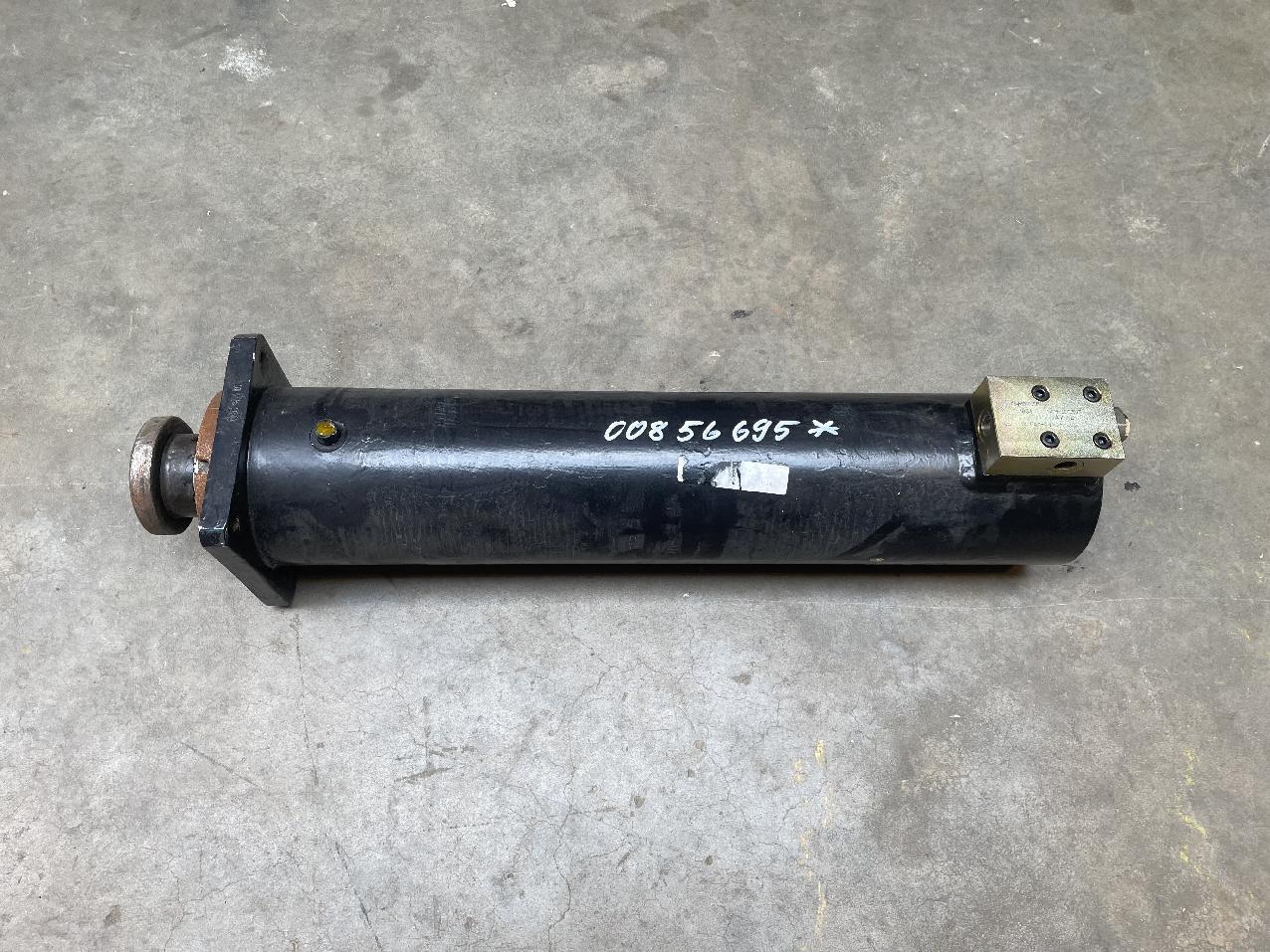 856695 Grove GMK CYLINDER