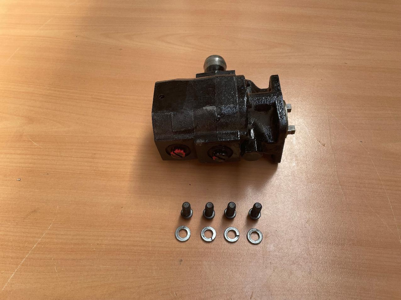 9632102086 Grove GMK PUMP